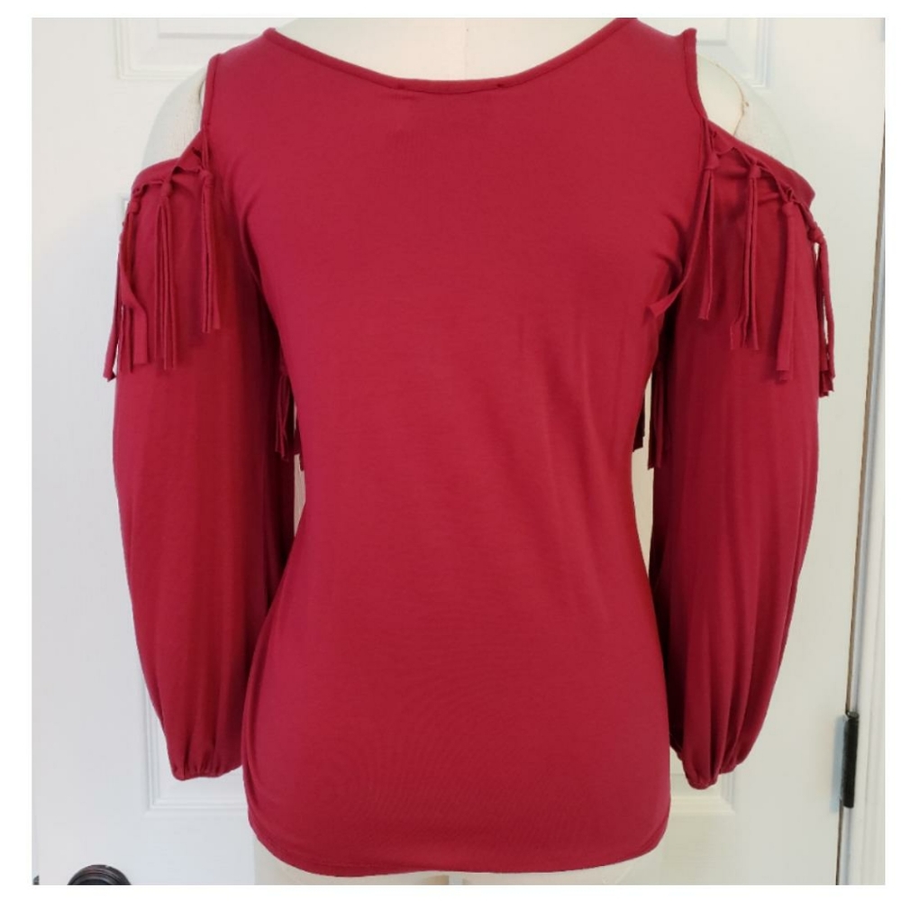 Fringe Detailed Cold Shoulder Top - Picture 2 of 6